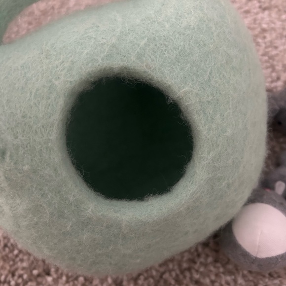 Lovevery Baby Bunny Rabbits  in a Mint Green Felt Burrow Nest with Handle - Picture 9 of 9